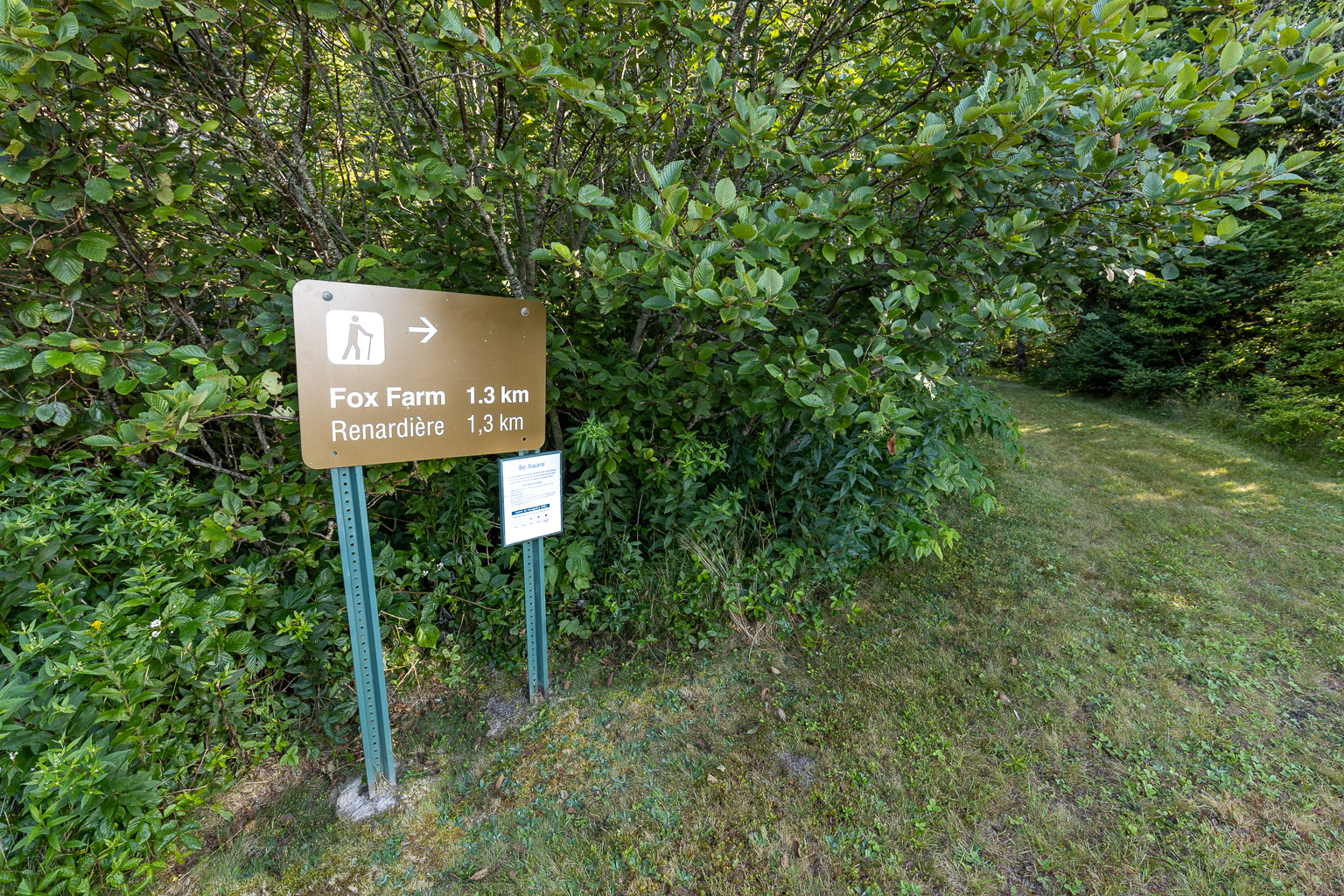 Sign at the start of the Upper Duck Pond to Fox Farm Meadow Trail